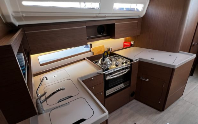 OCEANIS 40.1 4 CAB — photo 476