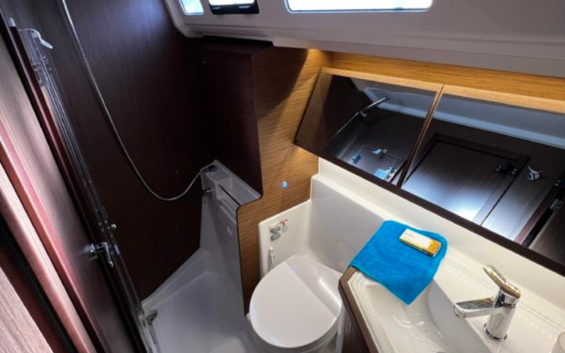 OCEANIS 40.1 4 CAB — photo 498