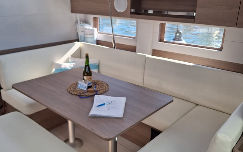 OCEANIS 52 — photo 271