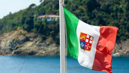 Requisitos para alquilar un barco sin tripulación en Italia