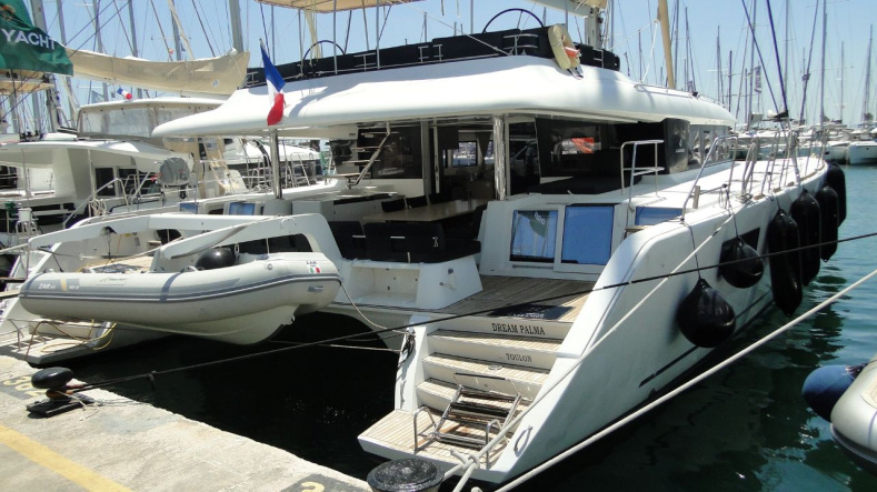 Lagoon 620 - 6 + 2 cab.