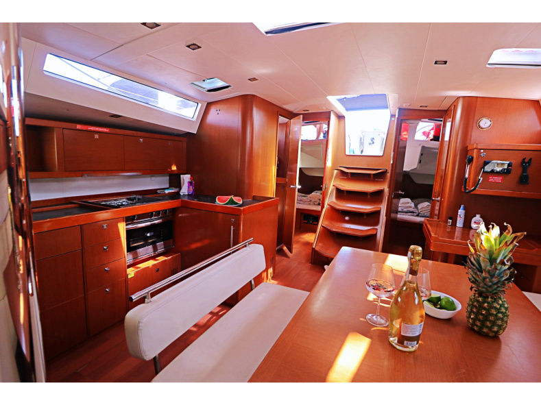 Oceanis 48