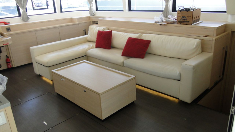 Lagoon 620 - 6 + 2 cab.