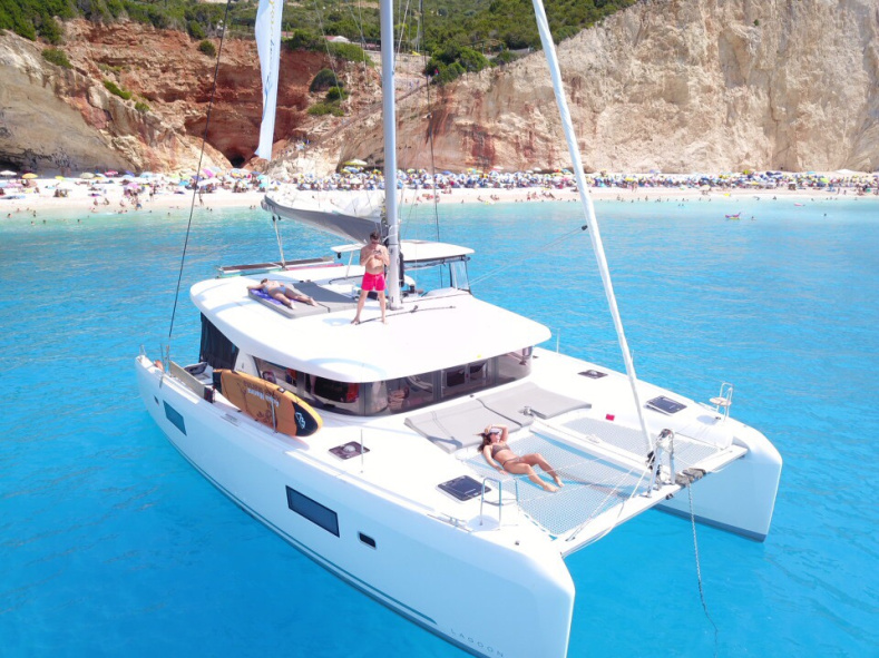 Lagoon 42