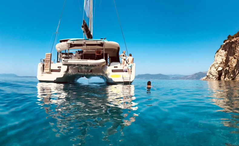 Lagoon 42